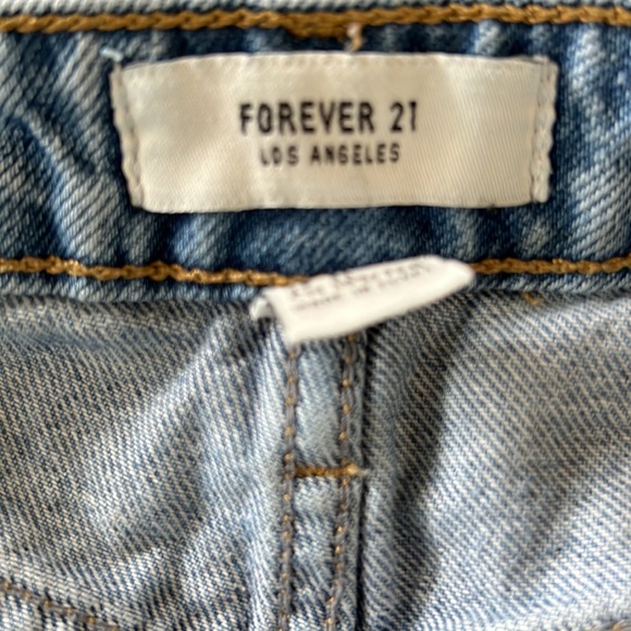 Forever 21 Jean shorts - Picture 3 of 3